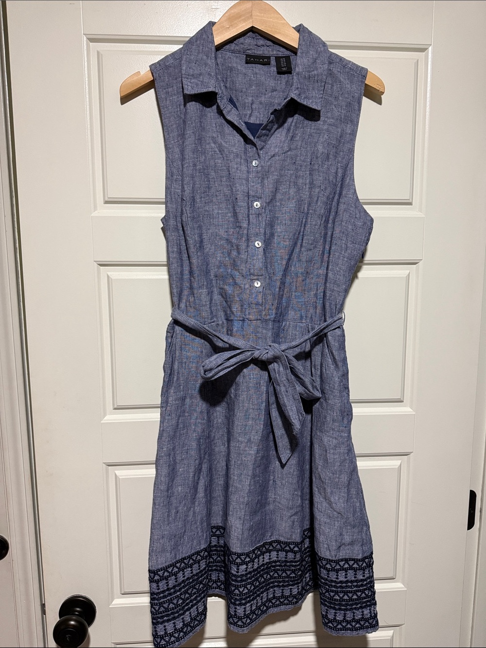 TAHARI 100% Linen Blue Chambray A Line Embroidered Eyelet Collared Shirt Dress
